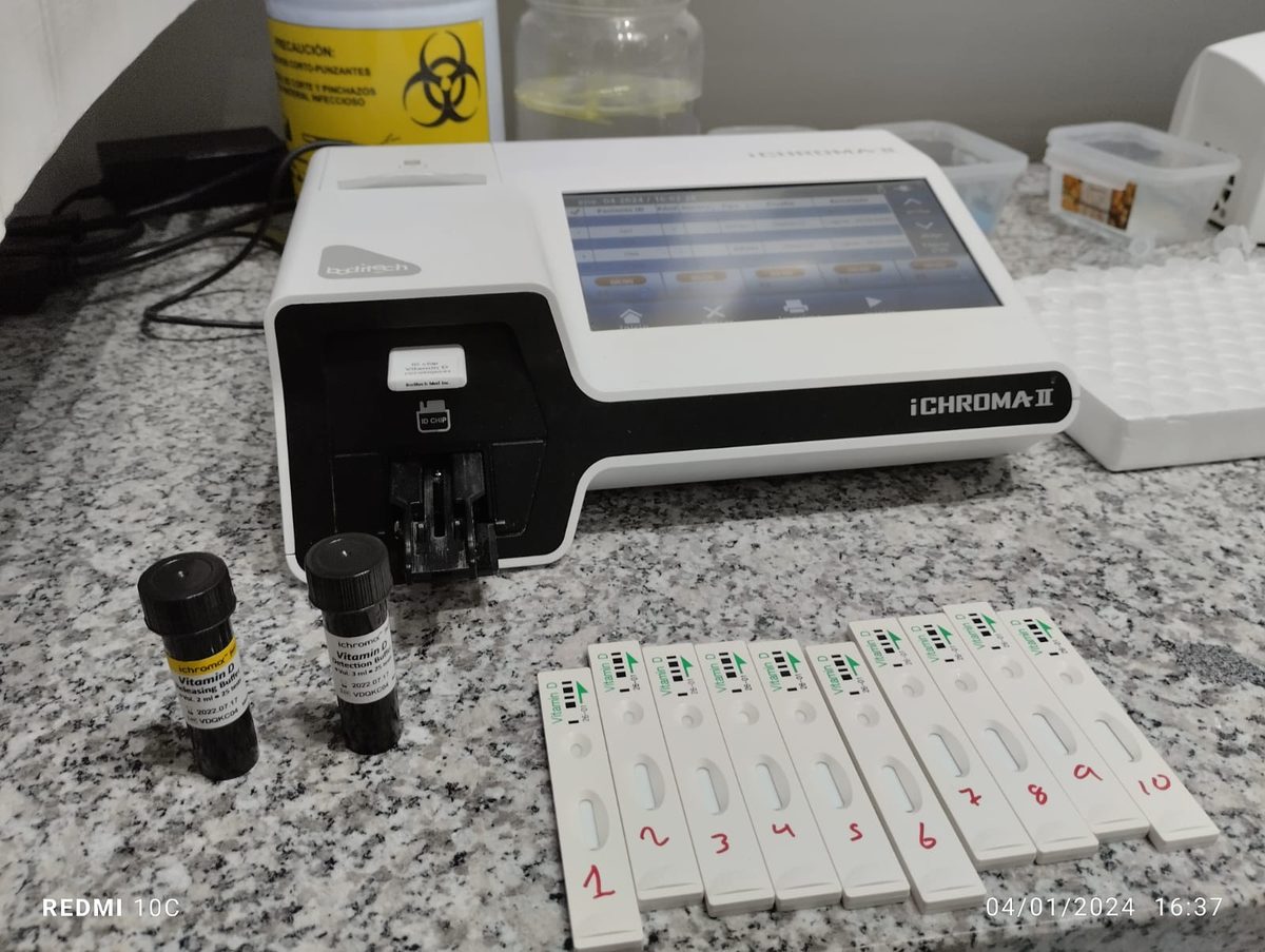 Pipeteo de muestras para pruebas de serología e inmunología
